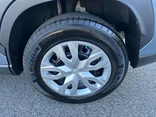 Used 2023 Toyota Corolla Cross L image 9