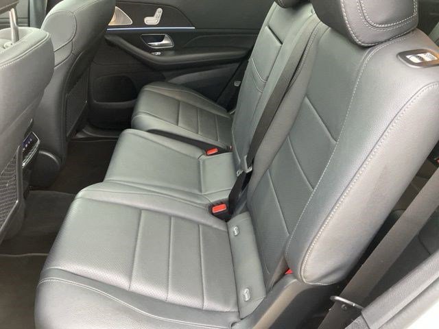 Used 2025 Mercedes-Benz GLS 450 4MATIC image 26