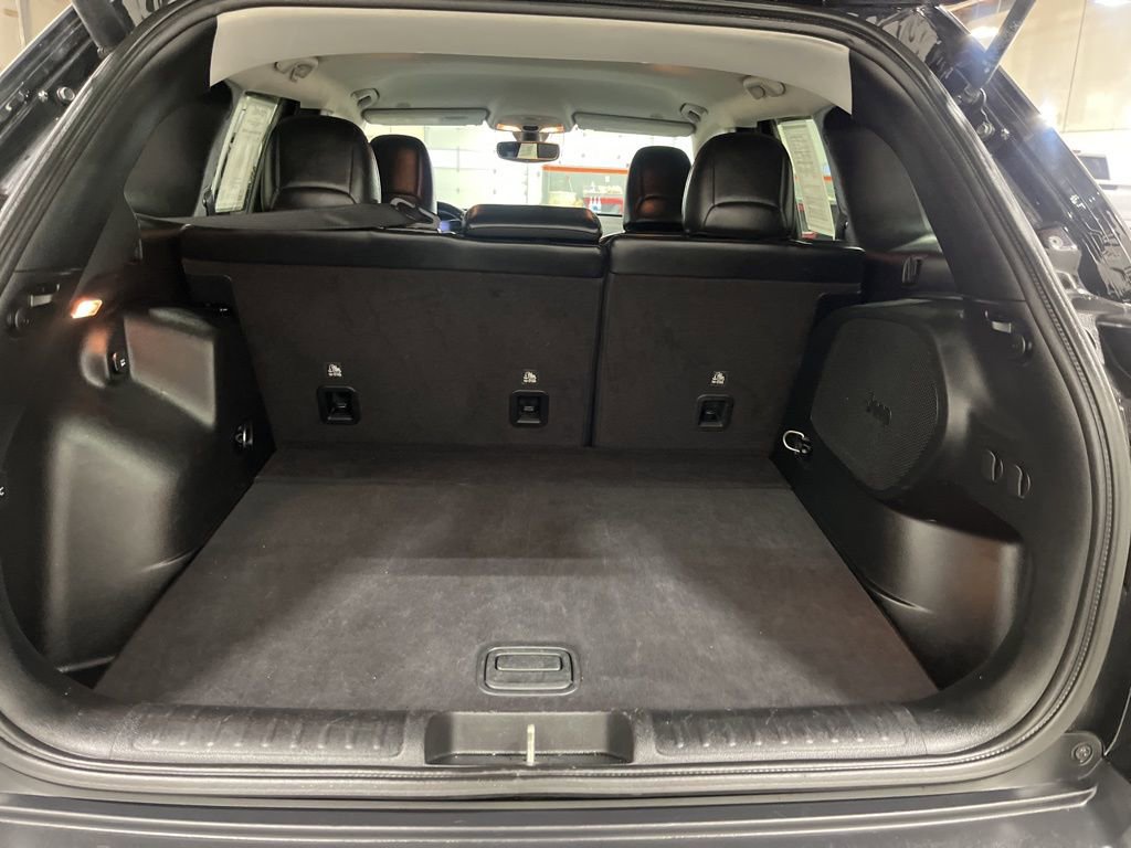 Used 2019 Jeep Cherokee Limited image 7