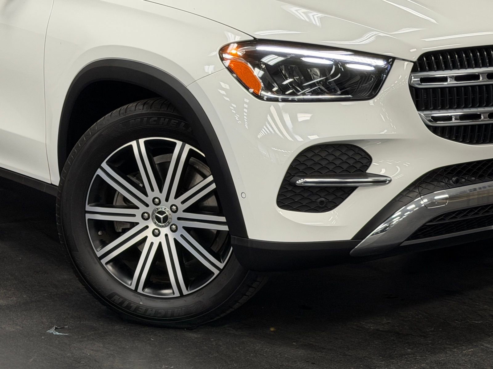 Certified 2025 Mercedes-Benz GLE 350 4MATIC image 4