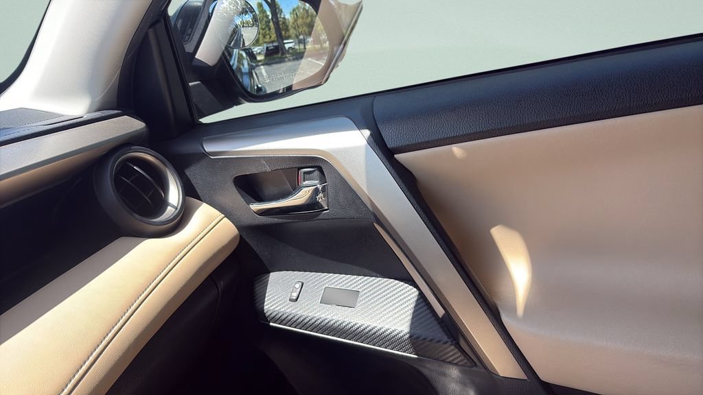 Used 2014 Toyota RAV4 Limited w/ Technology Package FWD image 14
