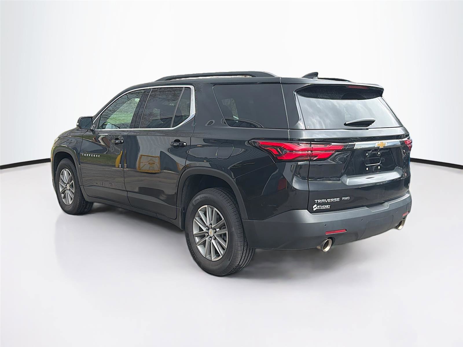 Used 2022 Chevrolet Traverse LT image 5