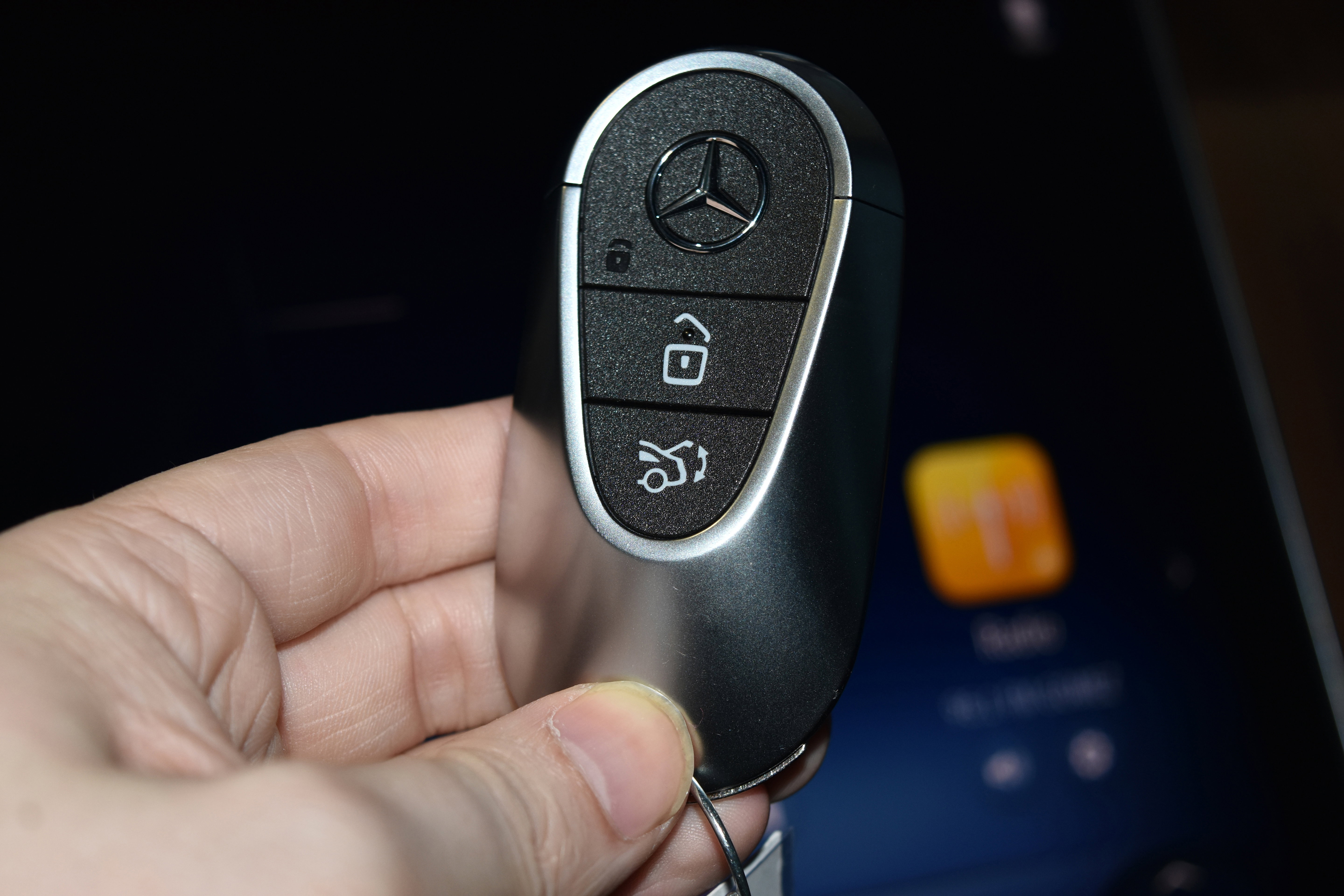 New 2025 Mercedes-Benz C 300 4MATIC Sedan image 13