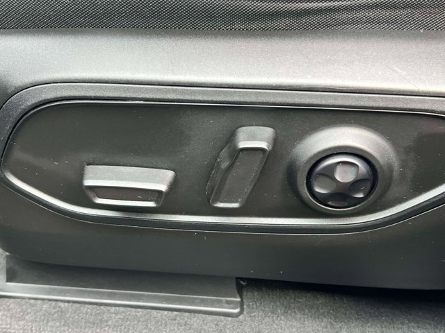 Used 2023 Jeep Grand Cherokee L Laredo w/ Luxury Tech Group I image 16