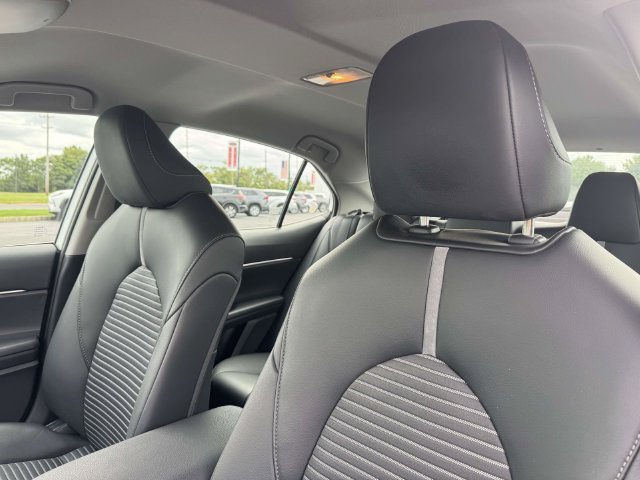 Used 2024 Toyota Camry SE w/ Cold Weather Package FWD image 28