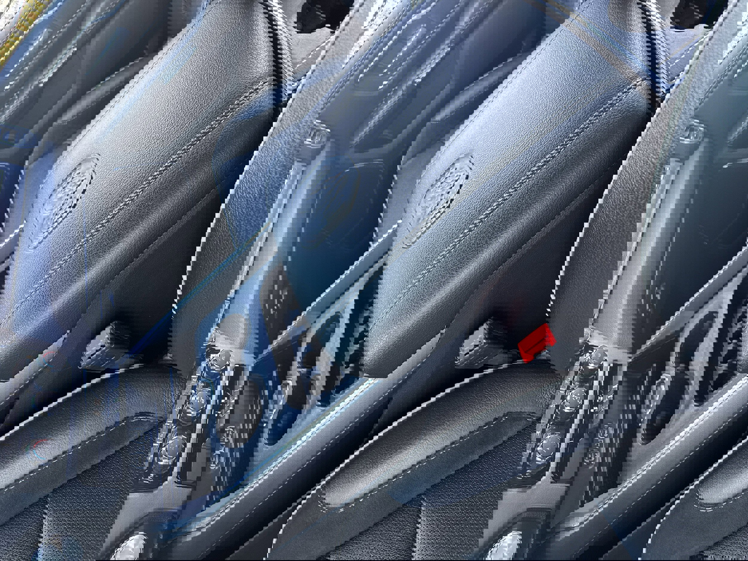 Used 2024 RAM 1500 Laramie RWD image 9