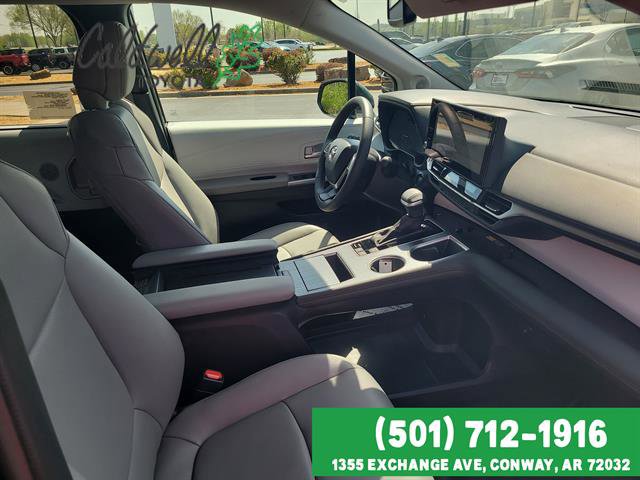Used 2025 Toyota Sienna XLE w/ XLE Plus Package image 63