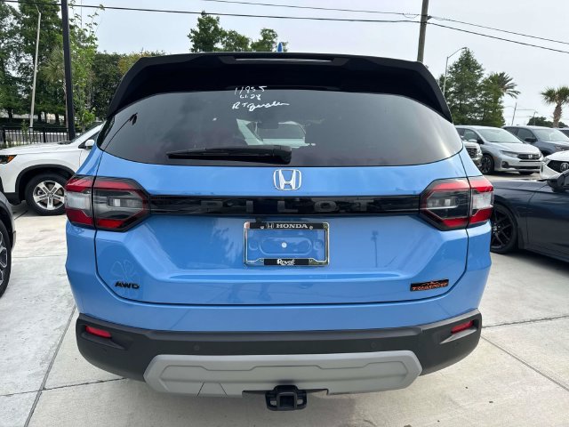 Used 2025 Honda Pilot TrailSport image 6