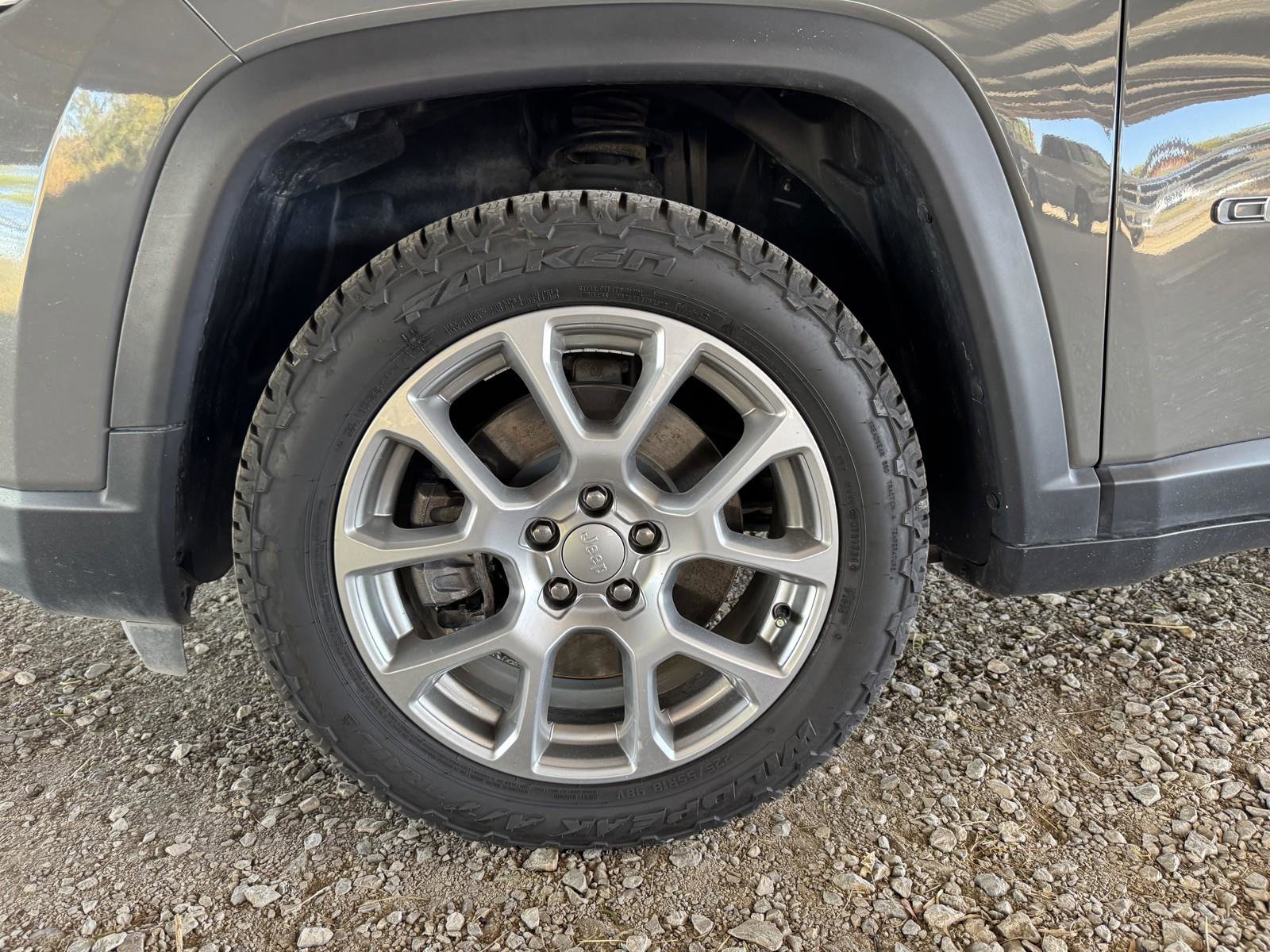 Used 2024 Jeep Compass Latitude image 38