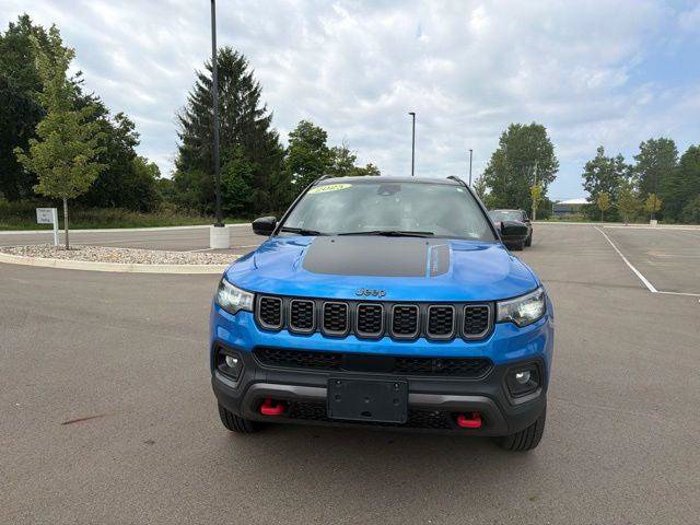Certified 2025 Jeep Compass Trailhawk AWD/4WD image 8