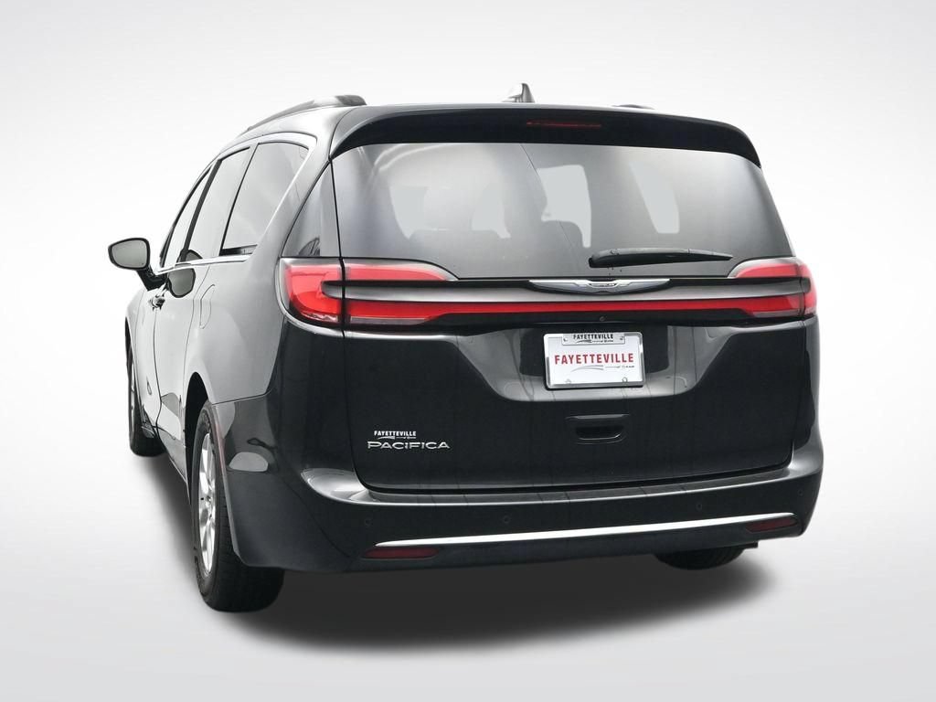 Used 2022 Chrysler Pacifica Touring-L FWD image 9
