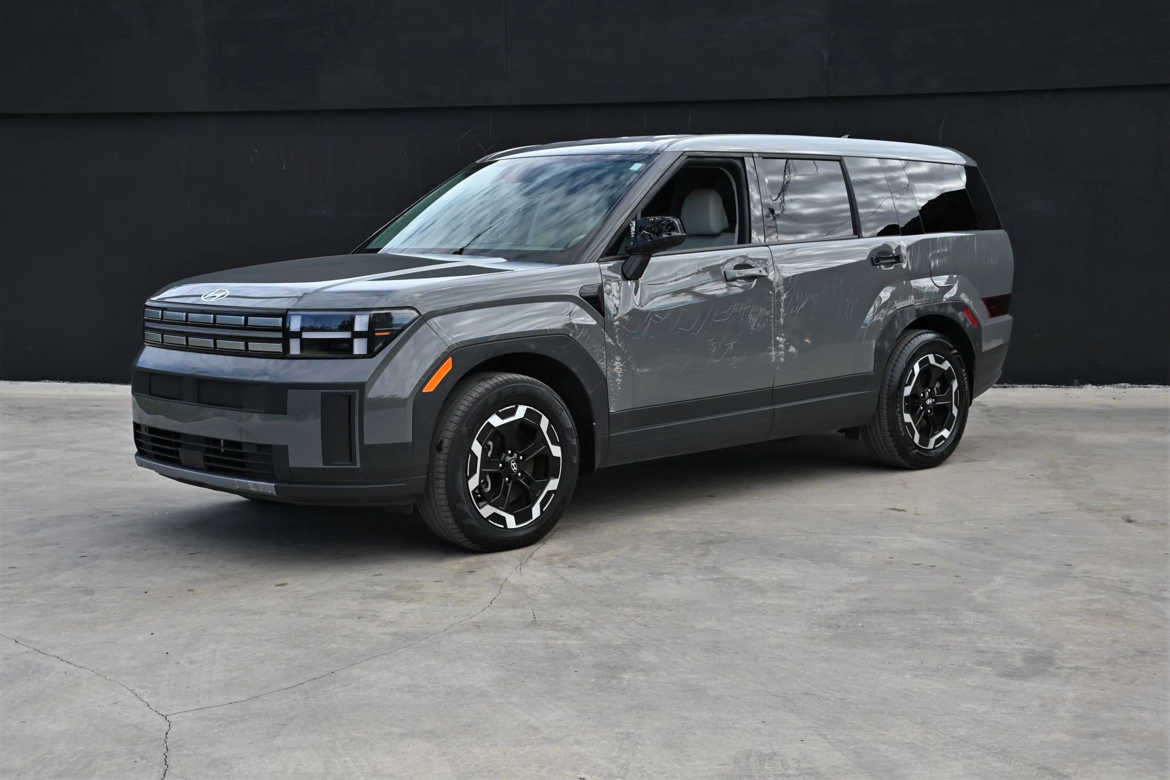 Used 2024 Hyundai Santa Fe SE video 1