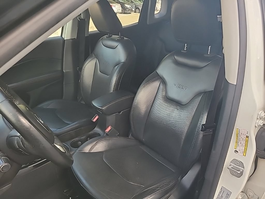 Used 2017 Jeep Compass Limited w/ Navigation Group AWD/4WD image 12