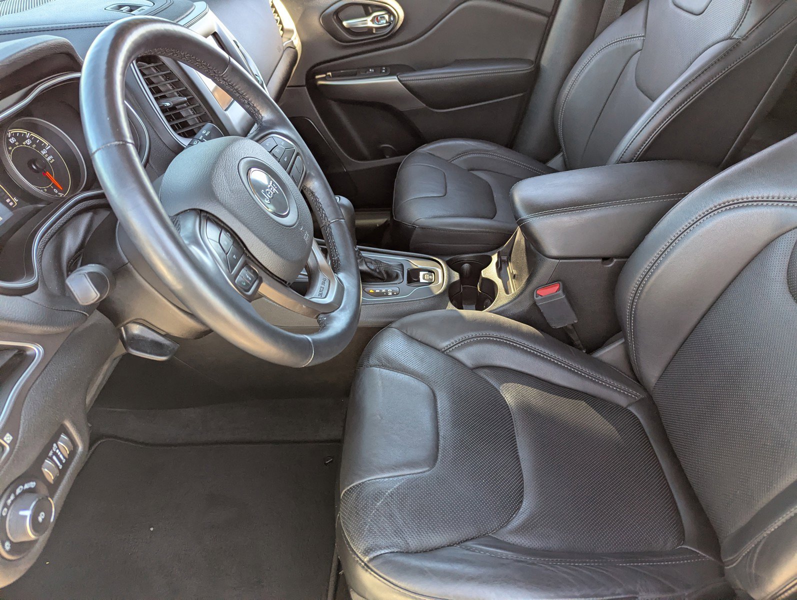 Used 2021 Jeep Cherokee Latitude Lux image 28