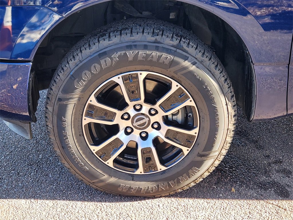 Used 2023 Nissan Titan SV image 22