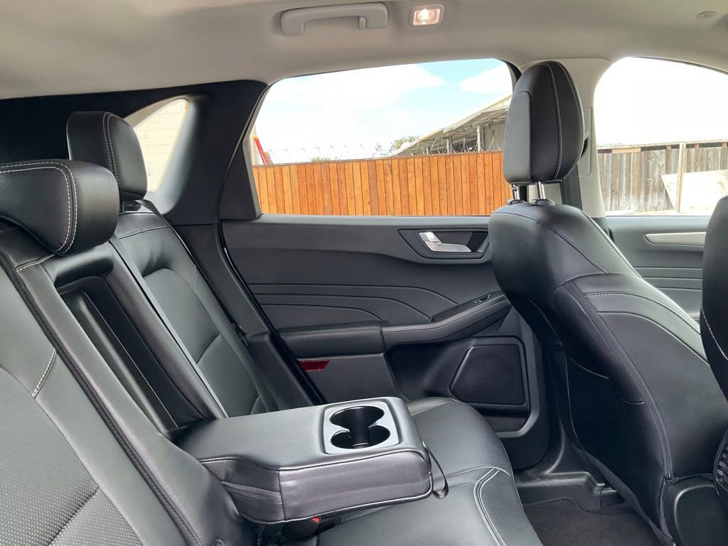 Used 2022 Ford Escape SEL w/ Technology Package image 27