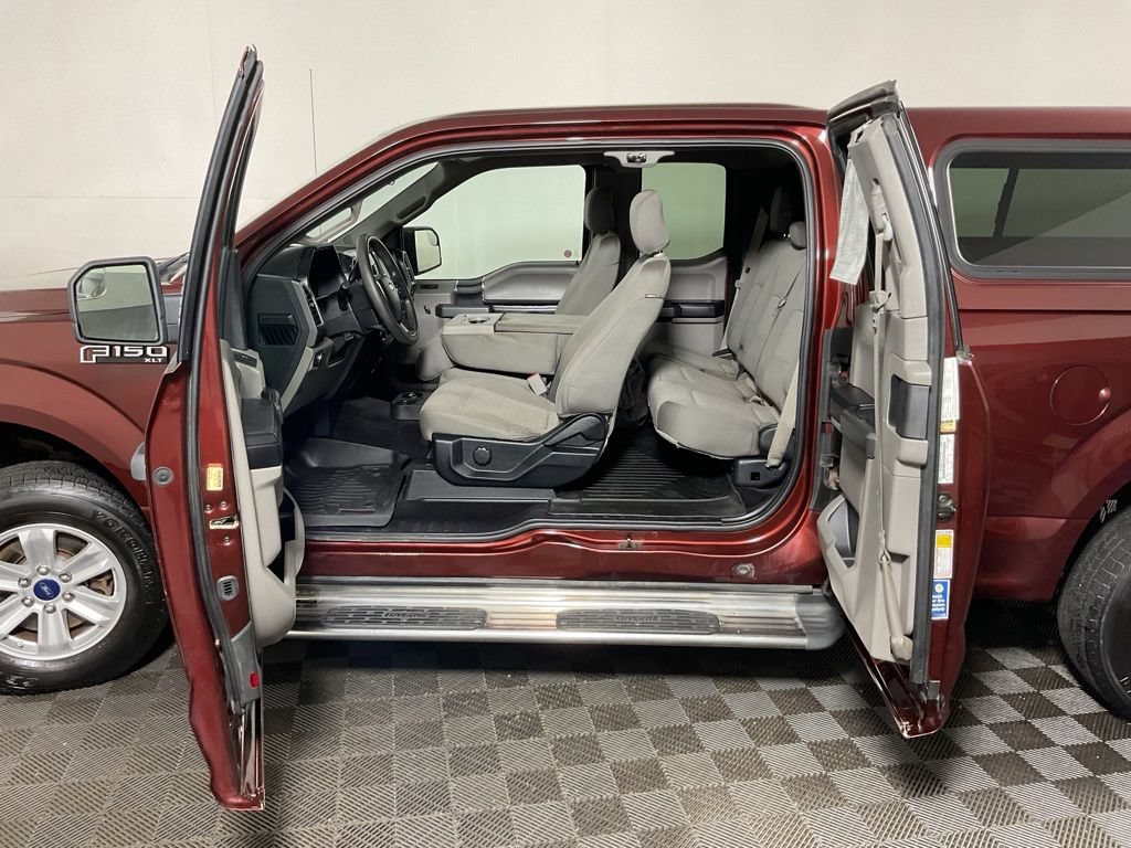 Used 2016 Ford F150 XLT AWD/4WD image 26