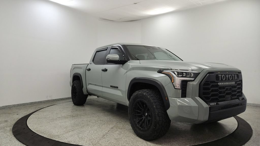 Used 2024 Toyota Tundra Limited AWD/4WD image 7