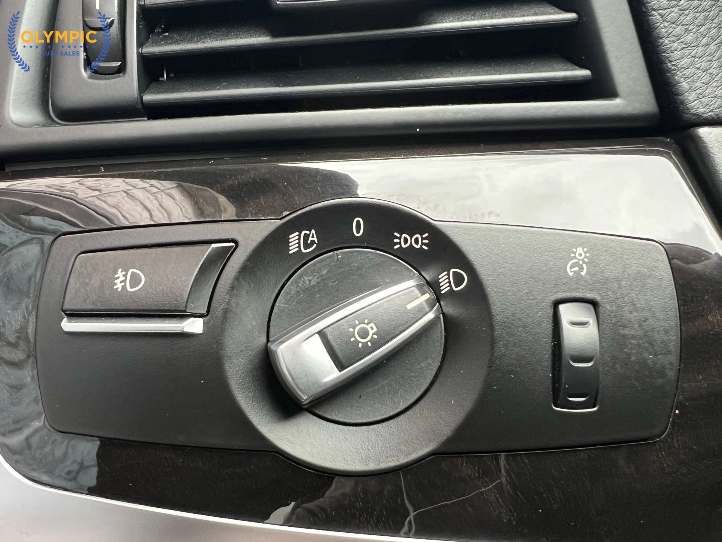 Used 2016 BMW 528i Sedan image 36