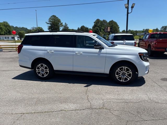 Used 2025 Ford Expedition Active AWD/4WD image 15