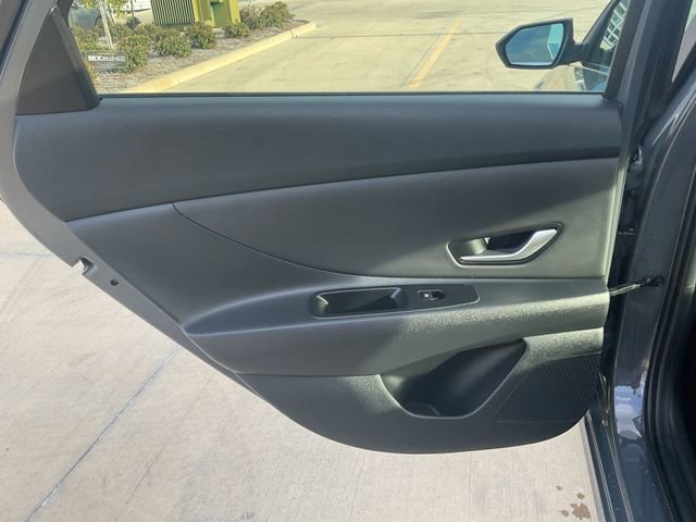 Used 2025 Hyundai Elantra SEL image 15