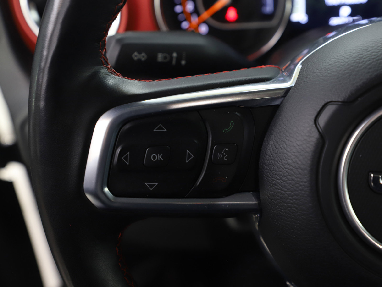 Used 2023 Jeep Wrangler Unlimited Rubicon w/ Dual Top Group image 17