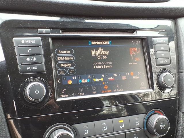 Used 2019 Nissan Rogue S image 18