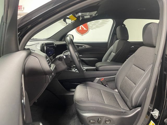 Used 2025 Chevrolet Traverse LT AWD/4WD image 11