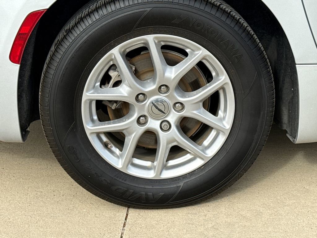 Used 2023 Chrysler Pacifica Touring-L image 9