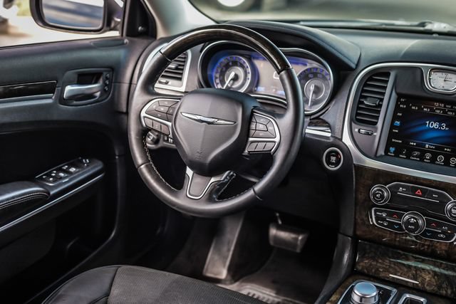 Used 2015 Chrysler 300 C RWD image 23
