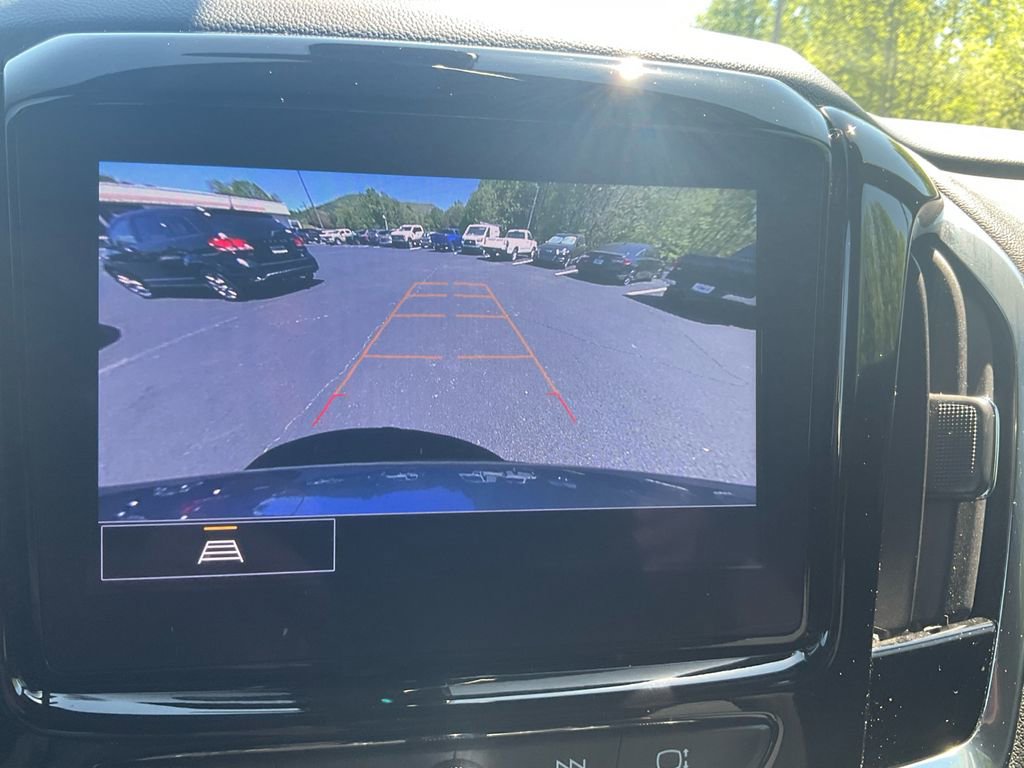 Used 2023 Chevrolet Traverse LT FWD image 24