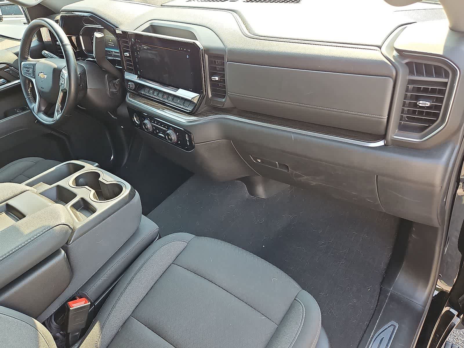 Used 2024 Chevrolet Silverado 1500 LT AWD/4WD image 32