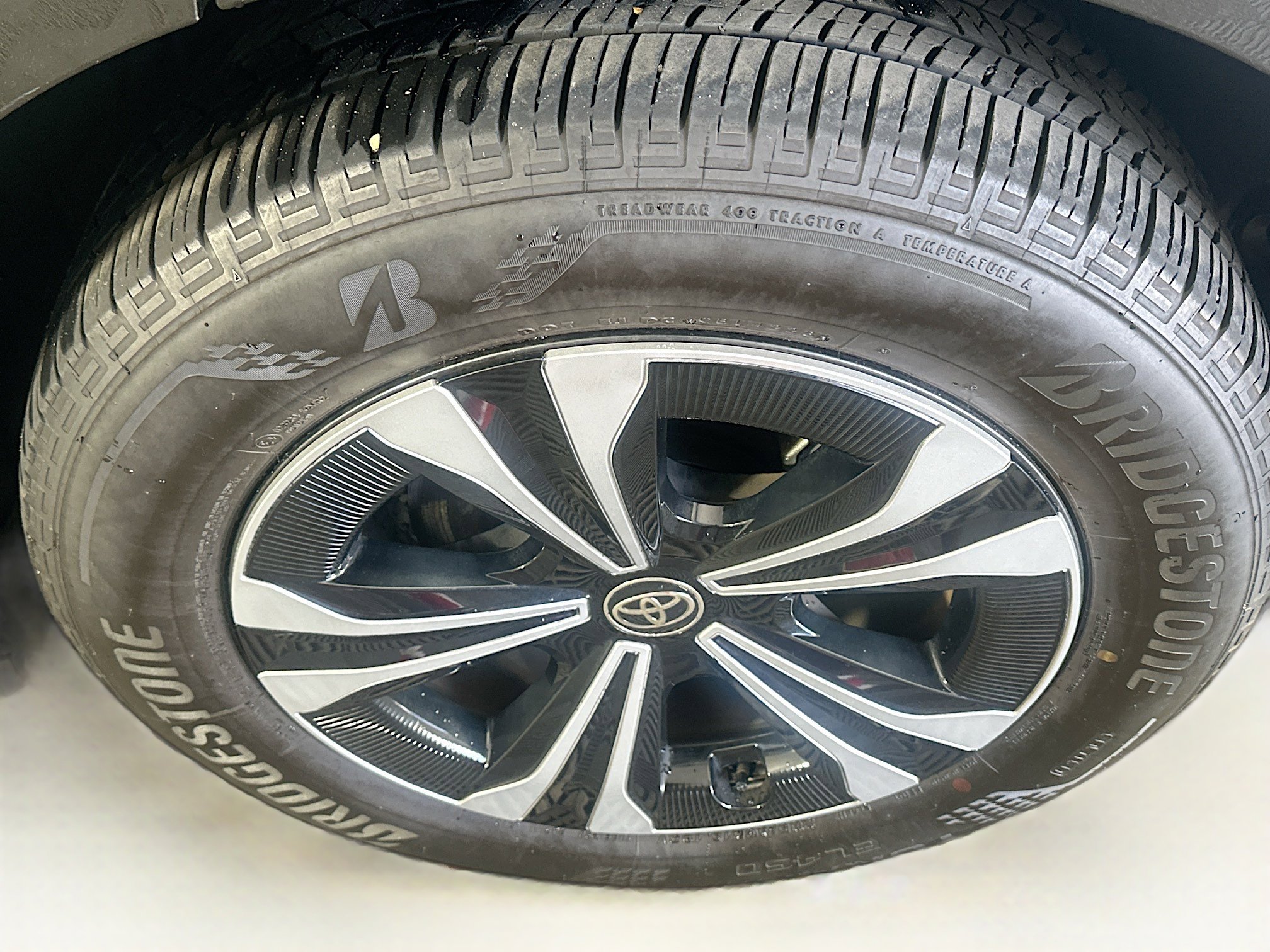 Used 2023 Toyota bZ4X XLE w/ Weather Package FWD image 11