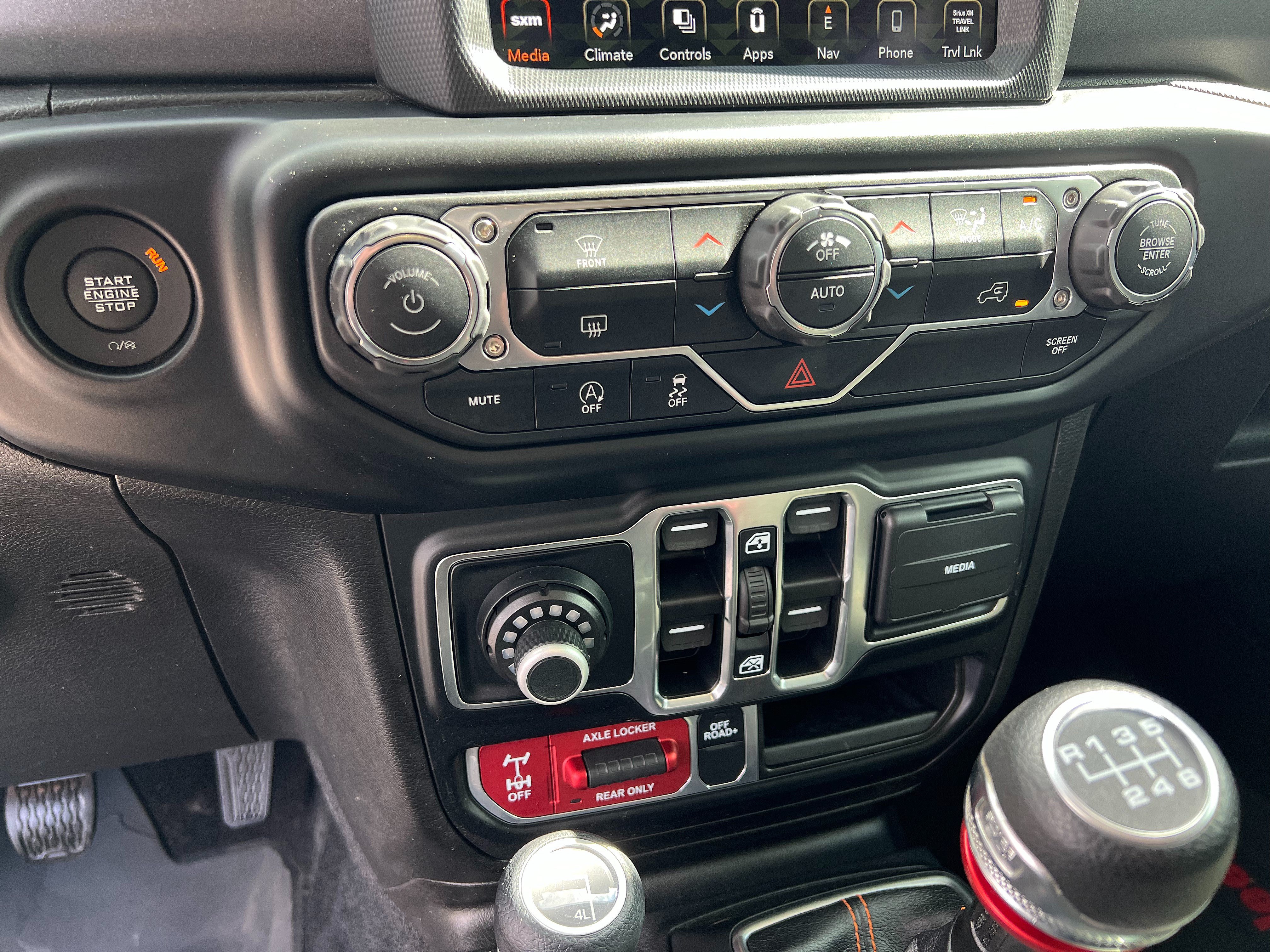 Used 2022 Jeep Gladiator Mojave AWD/4WD image 15