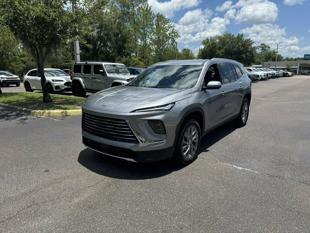 Used 2026 Buick Enclave Preferred FWD image 1