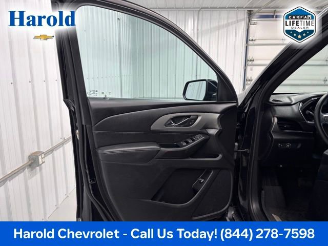 Used 2023 Chevrolet Traverse LT w/ LPO, Floor Liner Package AWD/4WD image 15