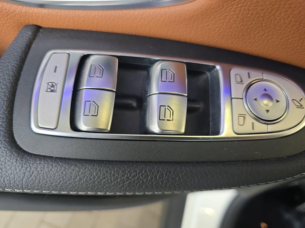 Certified 2022 Mercedes-Benz GLC 300 image 31