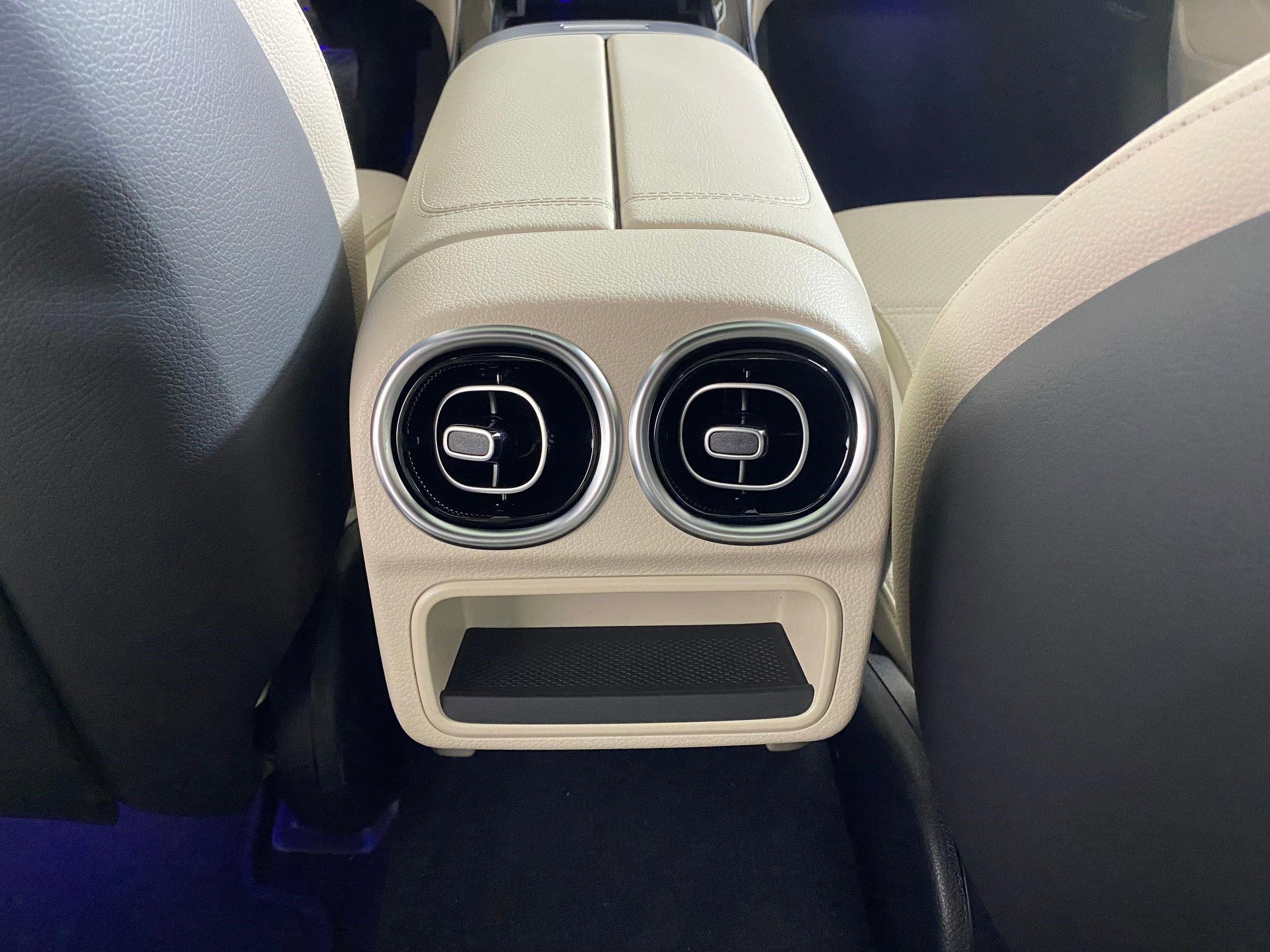 Used 2025 Mercedes-Benz C 300 4MATIC Sedan image 27