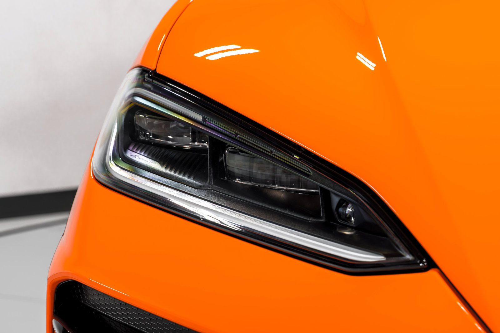 Used 2025 Lamborghini Urus S AWD/4WD image 47