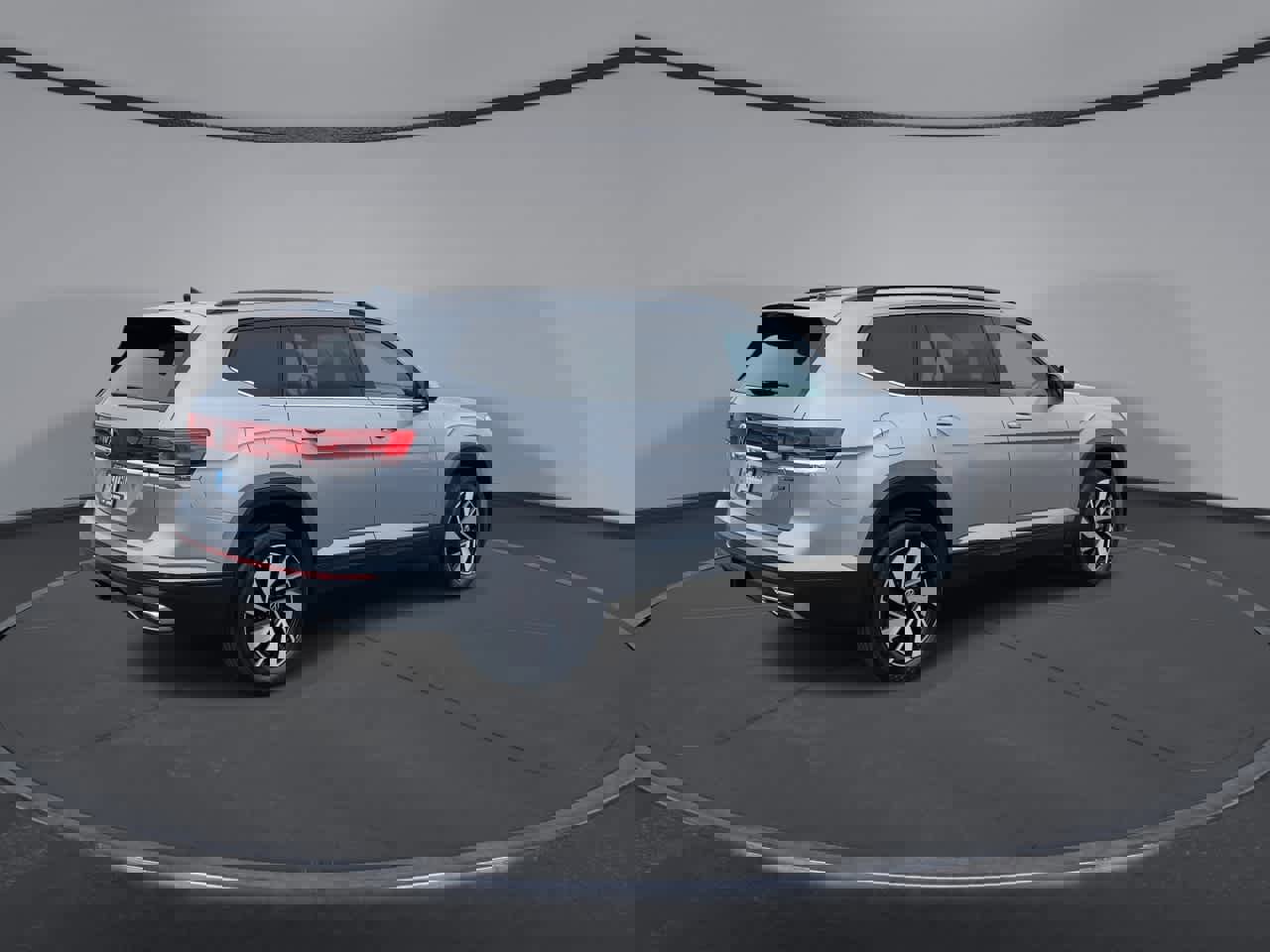 Used 2025 Volkswagen Atlas SE image 8