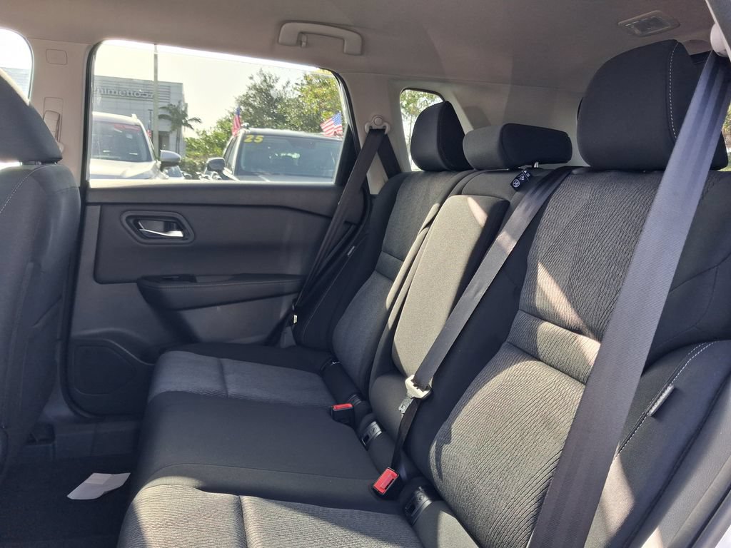 Certified 2026 Nissan Rogue SV FWD image 7