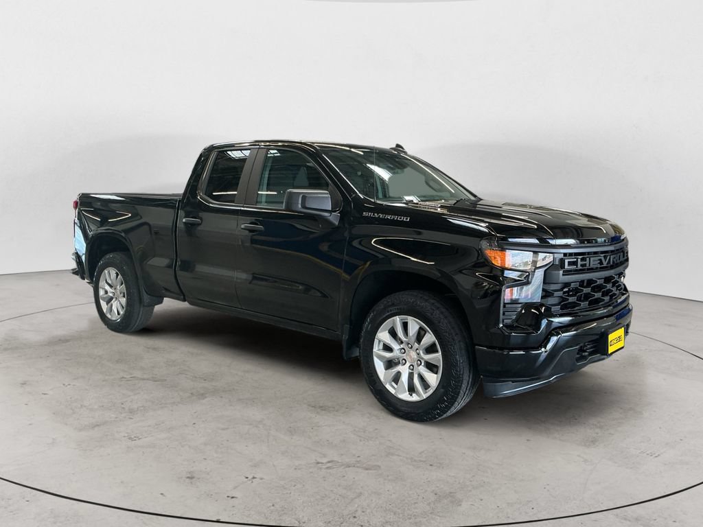 Used 2025 Chevrolet Silverado 1500 Custom AWD/4WD image 3