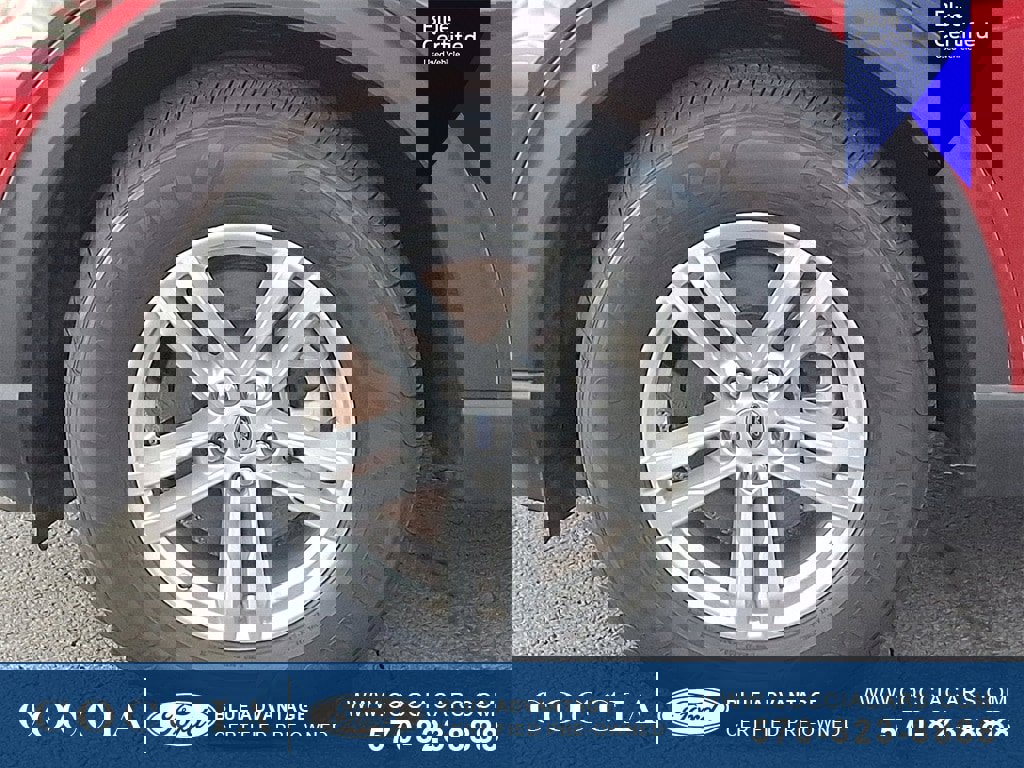 Certified 2022 Ford Explorer XLT w/ Equipment Group 202A image 8