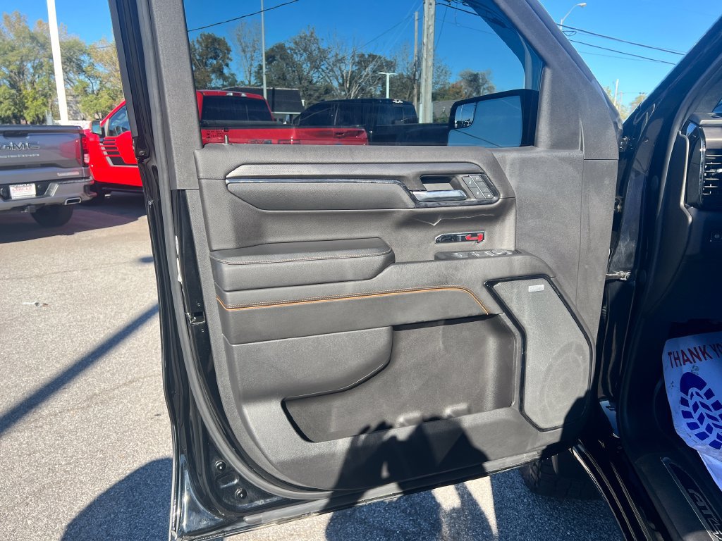 Used 2022 GMC Sierra 1500 AT4 w/ AT4 Preferred Package AWD/4WD image 16