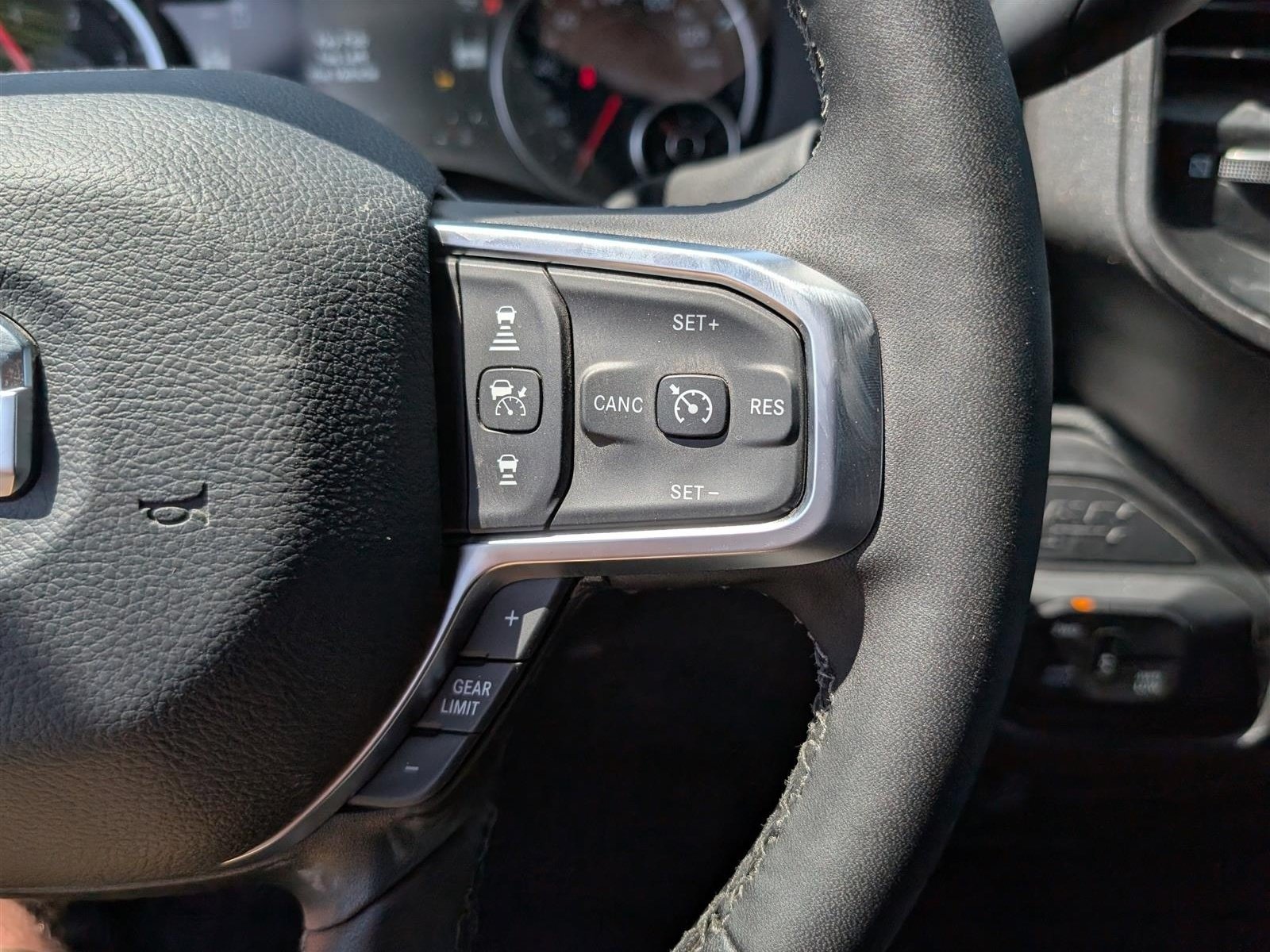 New 2025 RAM 2500 Tradesman AWD/4WD image 19