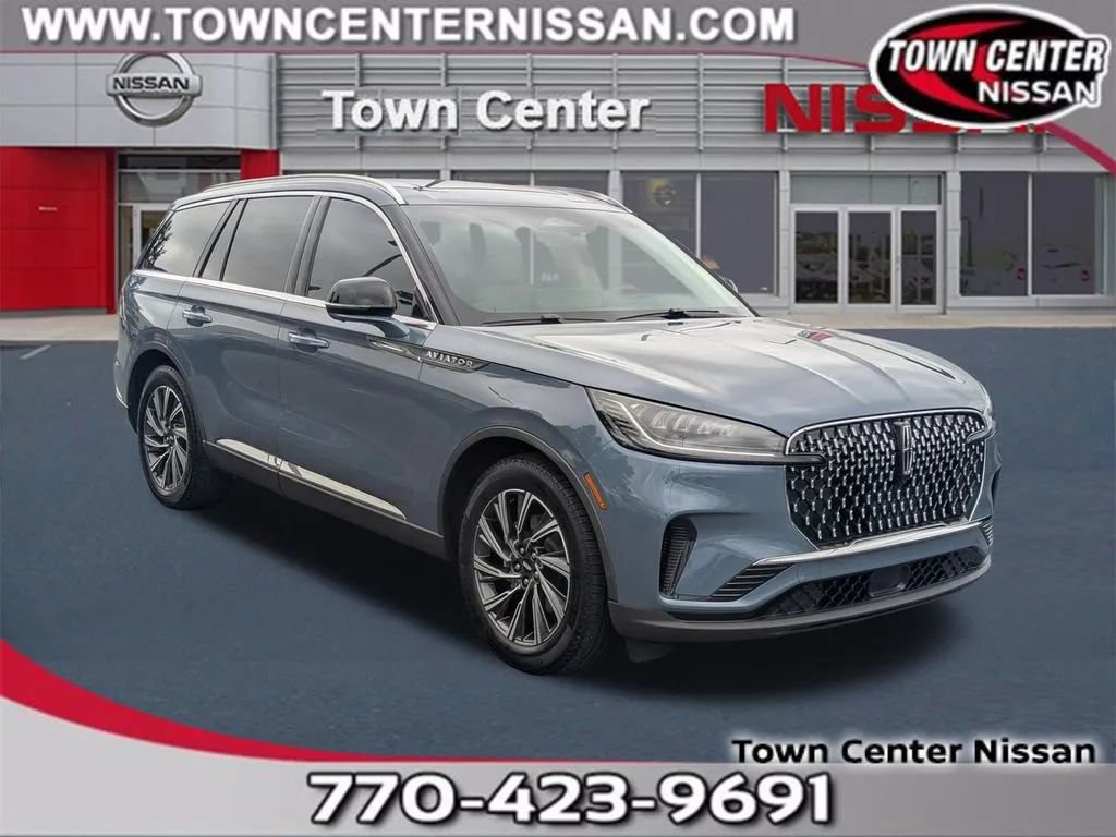 Used 2025 Lincoln Aviator 2WD image 1