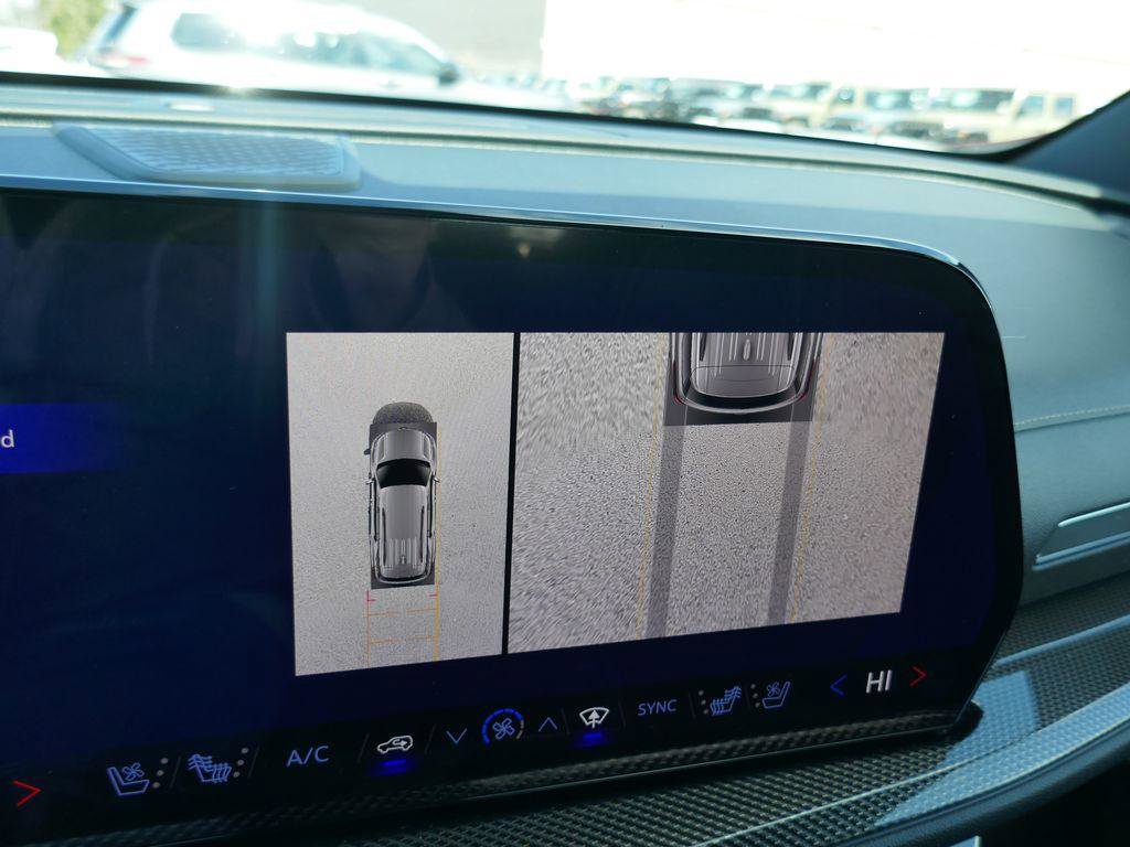 New 2026 Chevrolet Traverse High Country w/ LPO, Floor Liner Package image 23