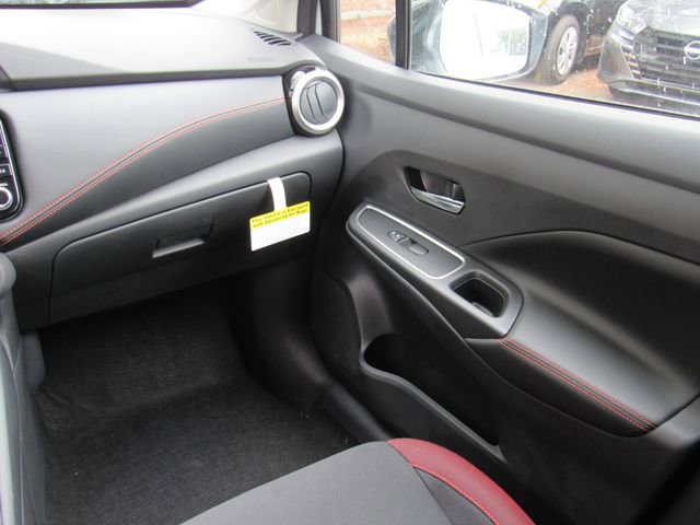New 2025 Nissan Versa SR w/ Trunk Package image 13