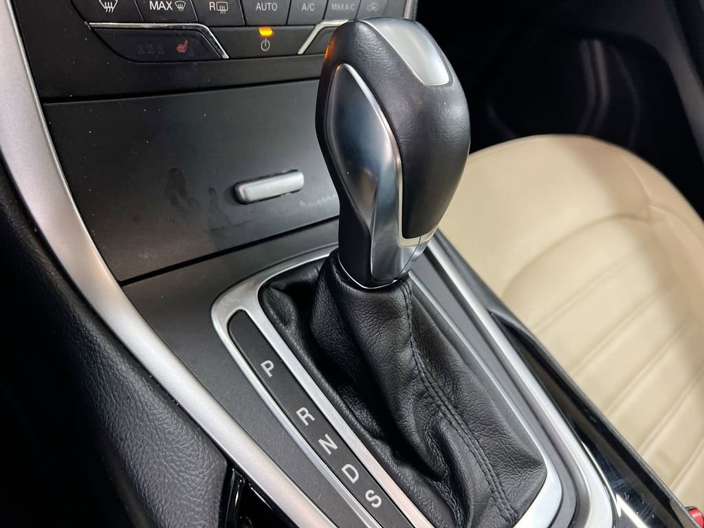 Used 2018 Ford Edge SEL w/ Equipment Group 201A FWD image 18