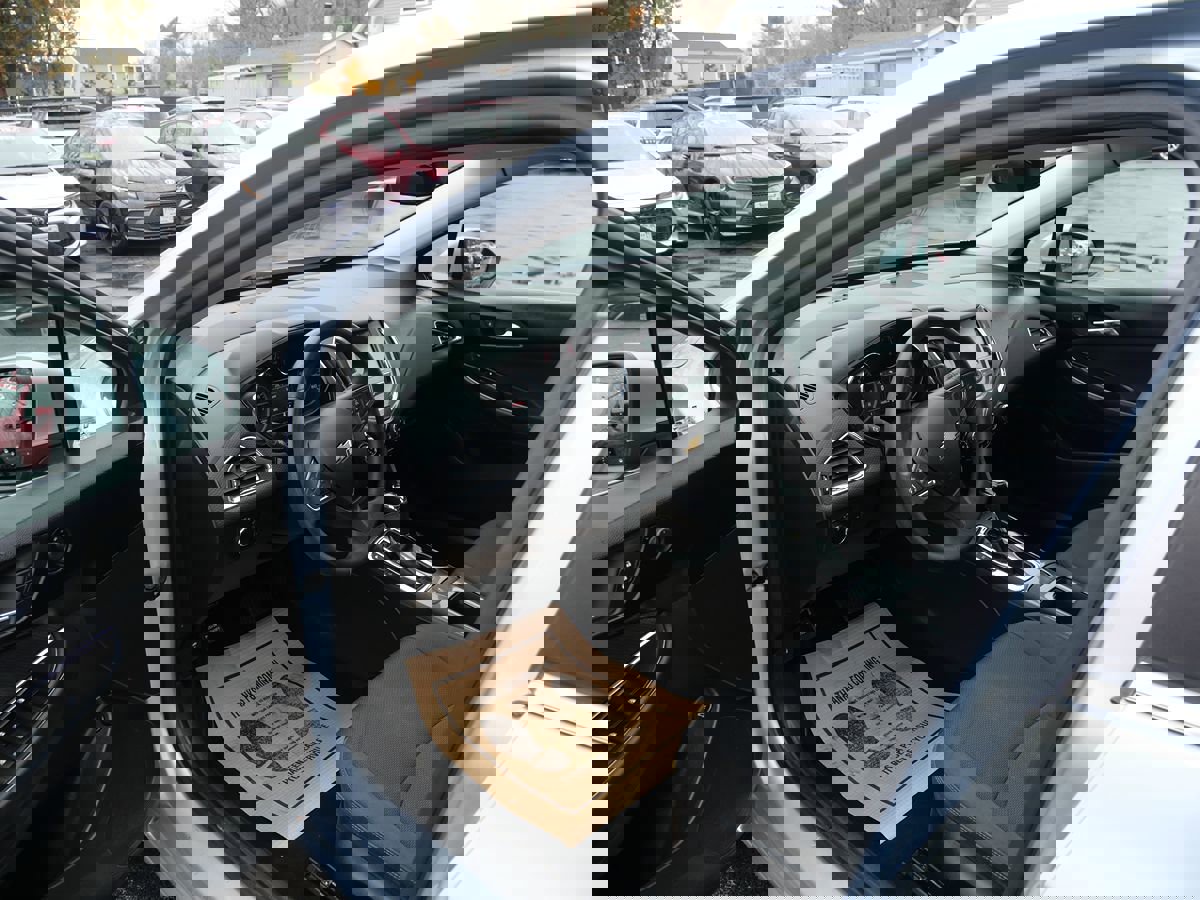 Used 2017 Chevrolet Cruze LT w/ Convenience Package image 9